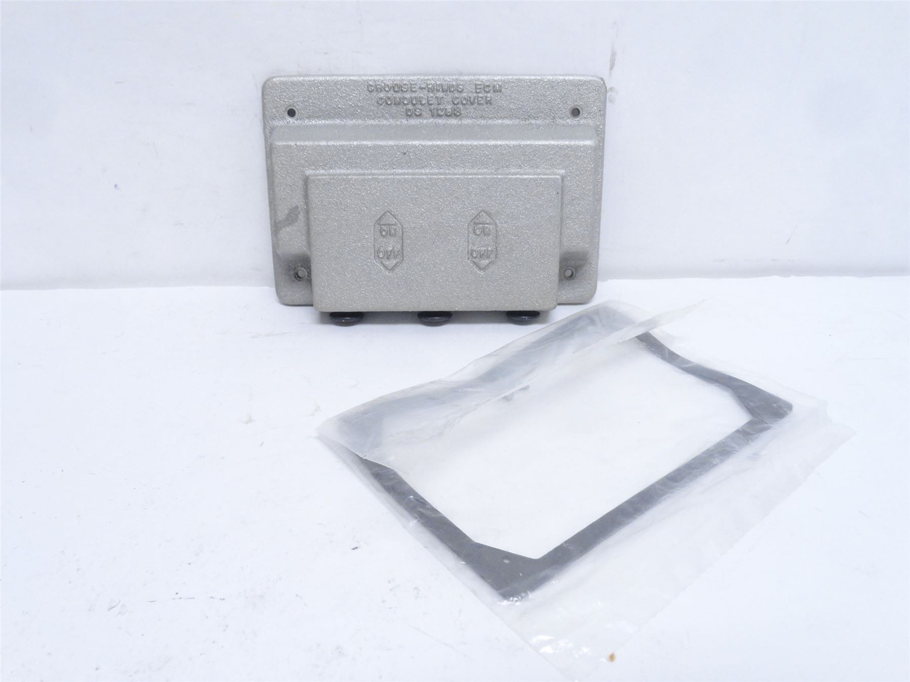 Crouse DS1283; Snap Switch Cover W/Operating Mechanism 3-Gang