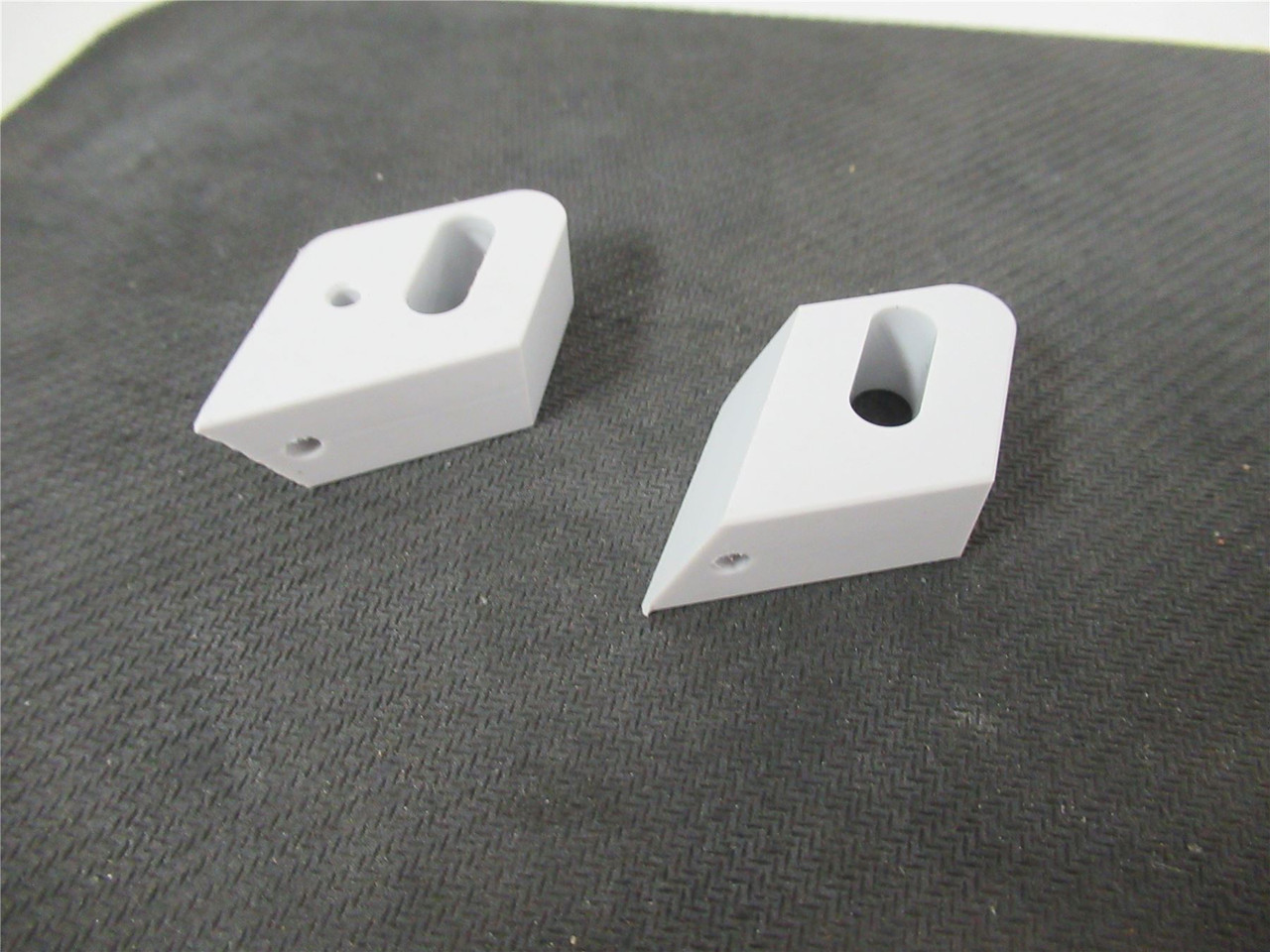 MFG Ukn-250492; Blade Side Guide W/Water Nozzle