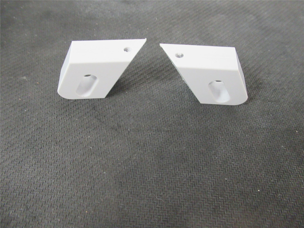 MFG Ukn-250492; Blade Side Guide W/Water Nozzle