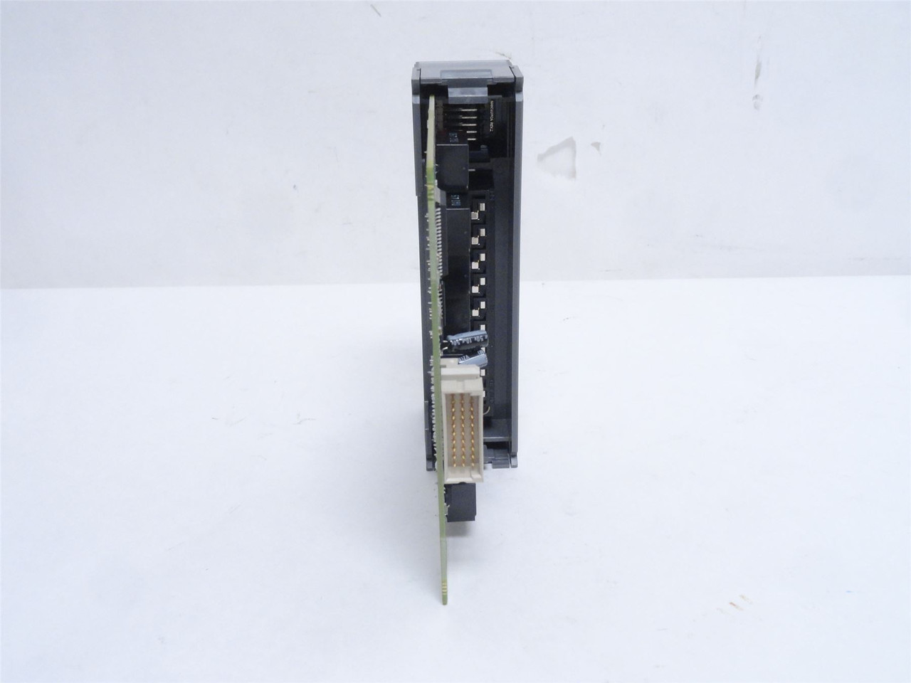 Allen-Bradley 1746-OX8; Output Module; 5A; 265VAC; 8-Point