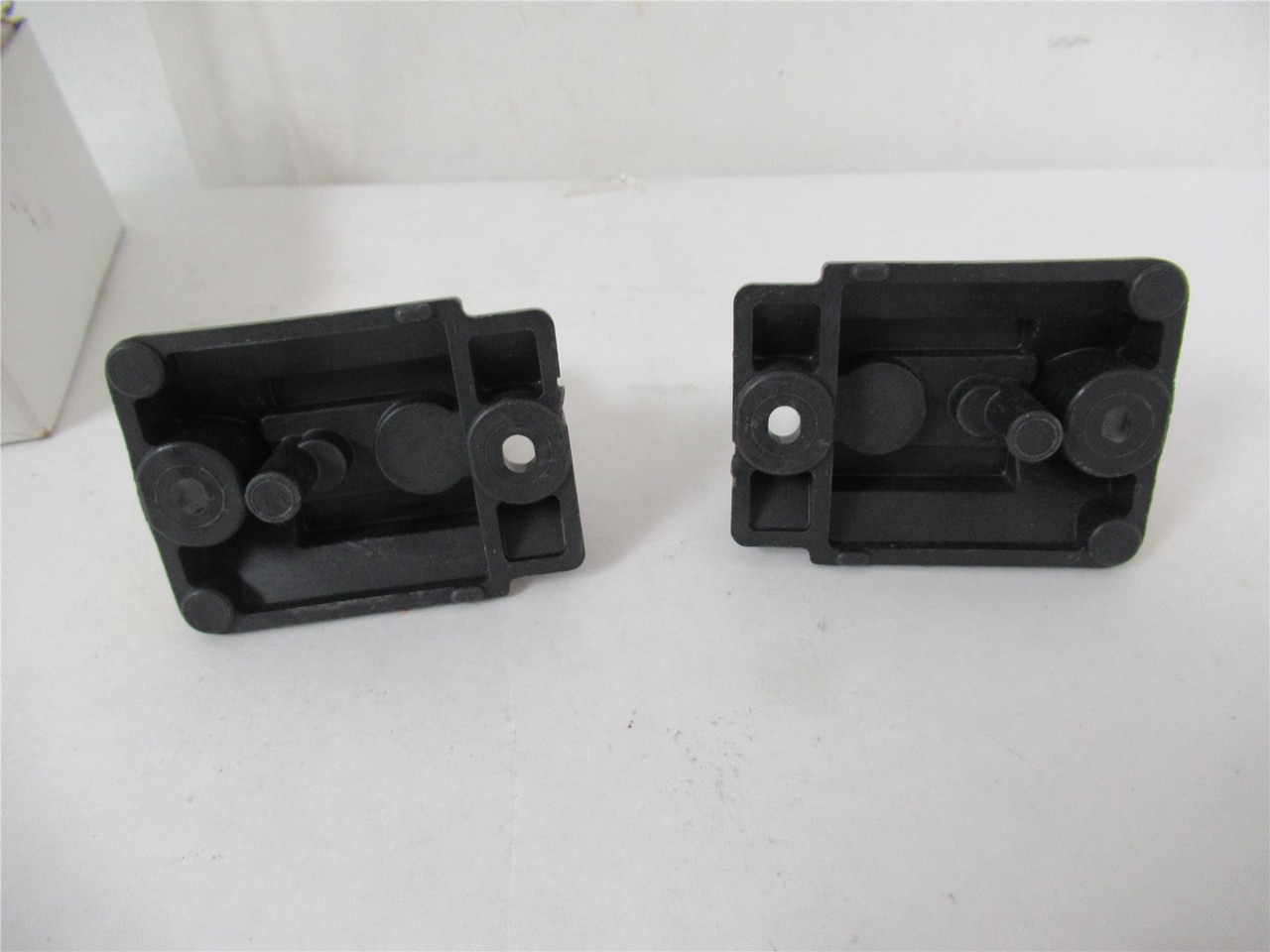 Bussmann BH-0111; Box-2 Fuse Block 100A 2500V 3/8"