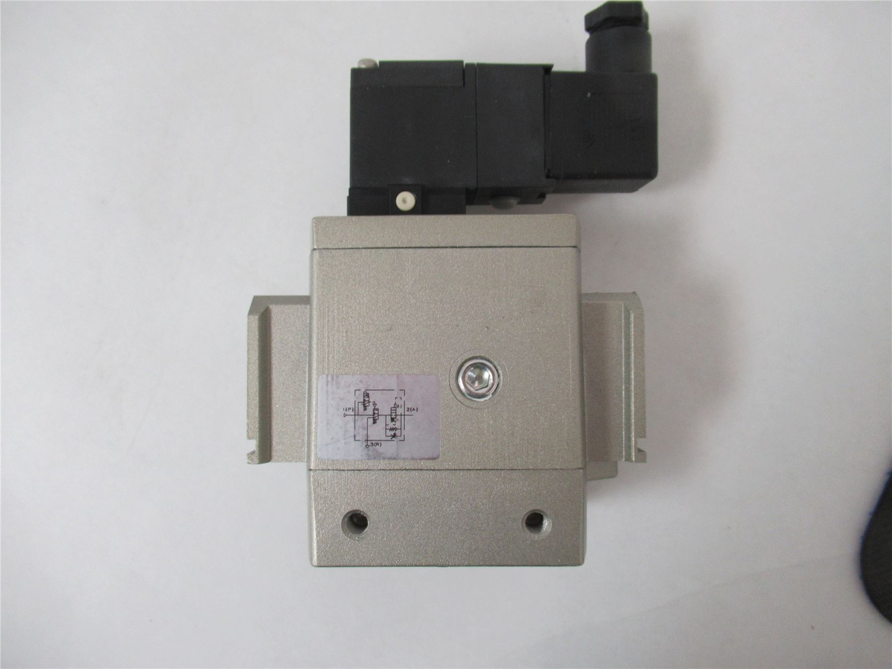 SMC AV4000-04-5DZ-XC6; Solenoid Valve soft start 1/2PT