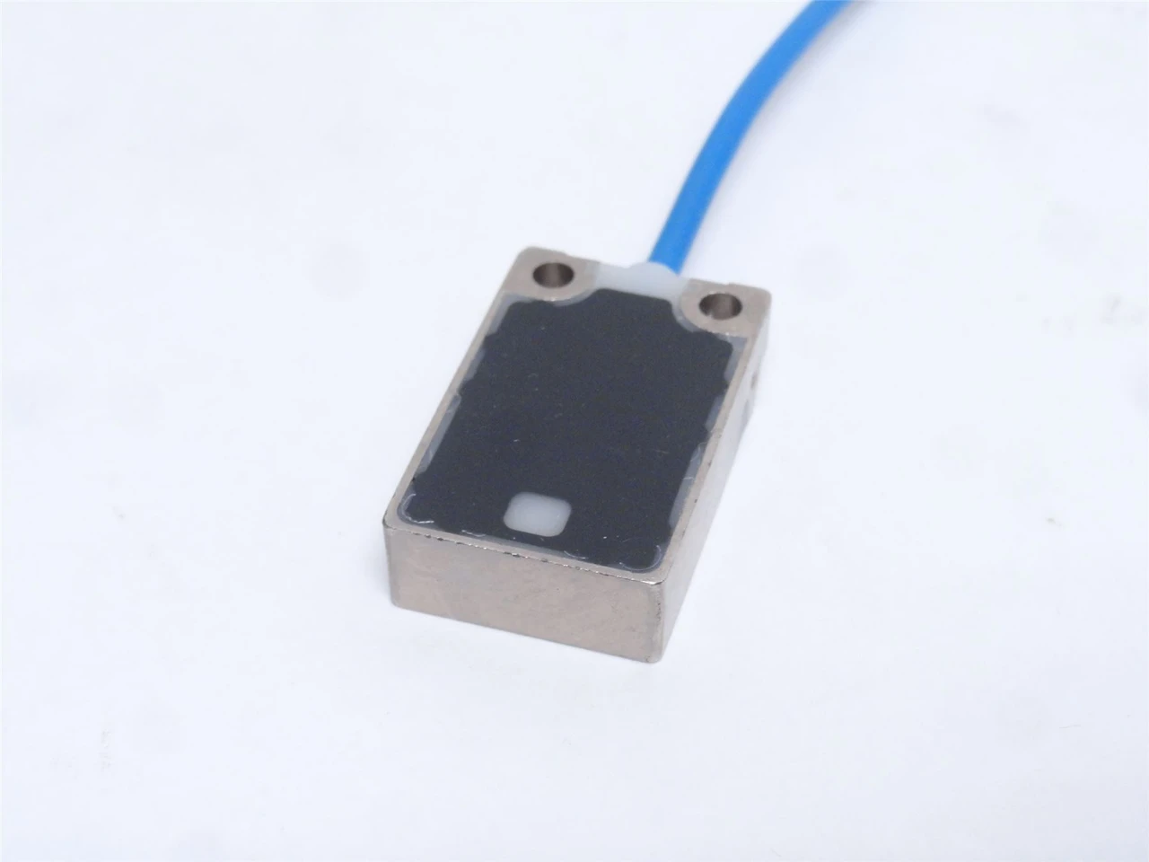 Turck BI5-Q08-Y1X7M; Prox Sensor; 10-30VDC; 30' Wire
