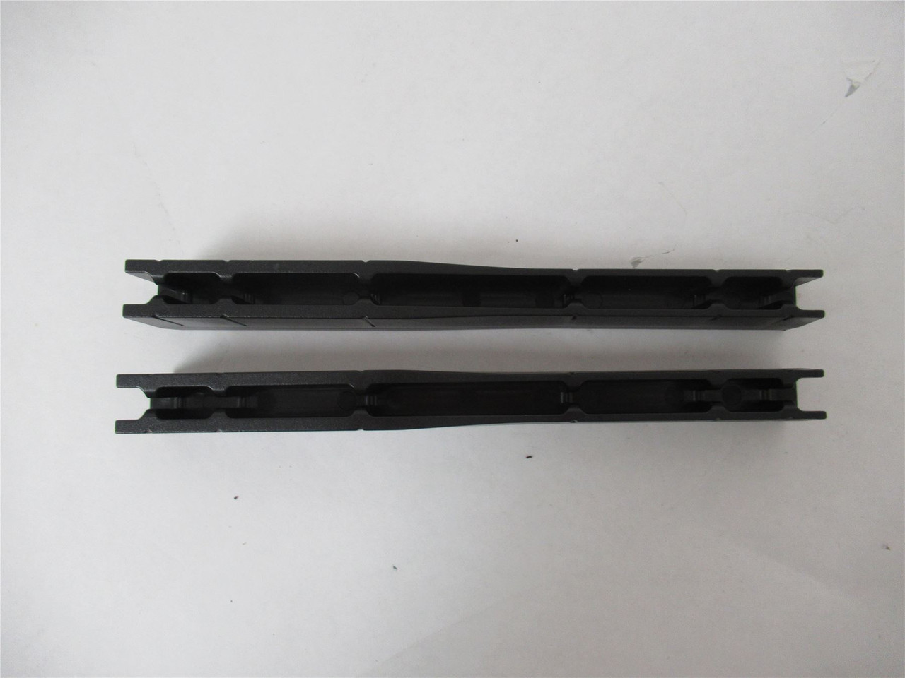 AmbaFlex 30010462SKU; Transition to Track Guide 25x18x200