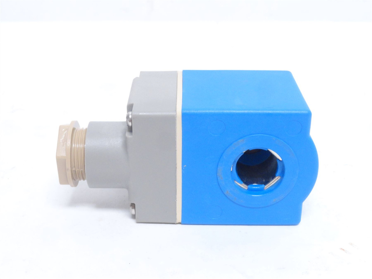 Danfoss 018F6757; Solenoid Coil Type BE024DS 24VDC 16W 5/8"ID