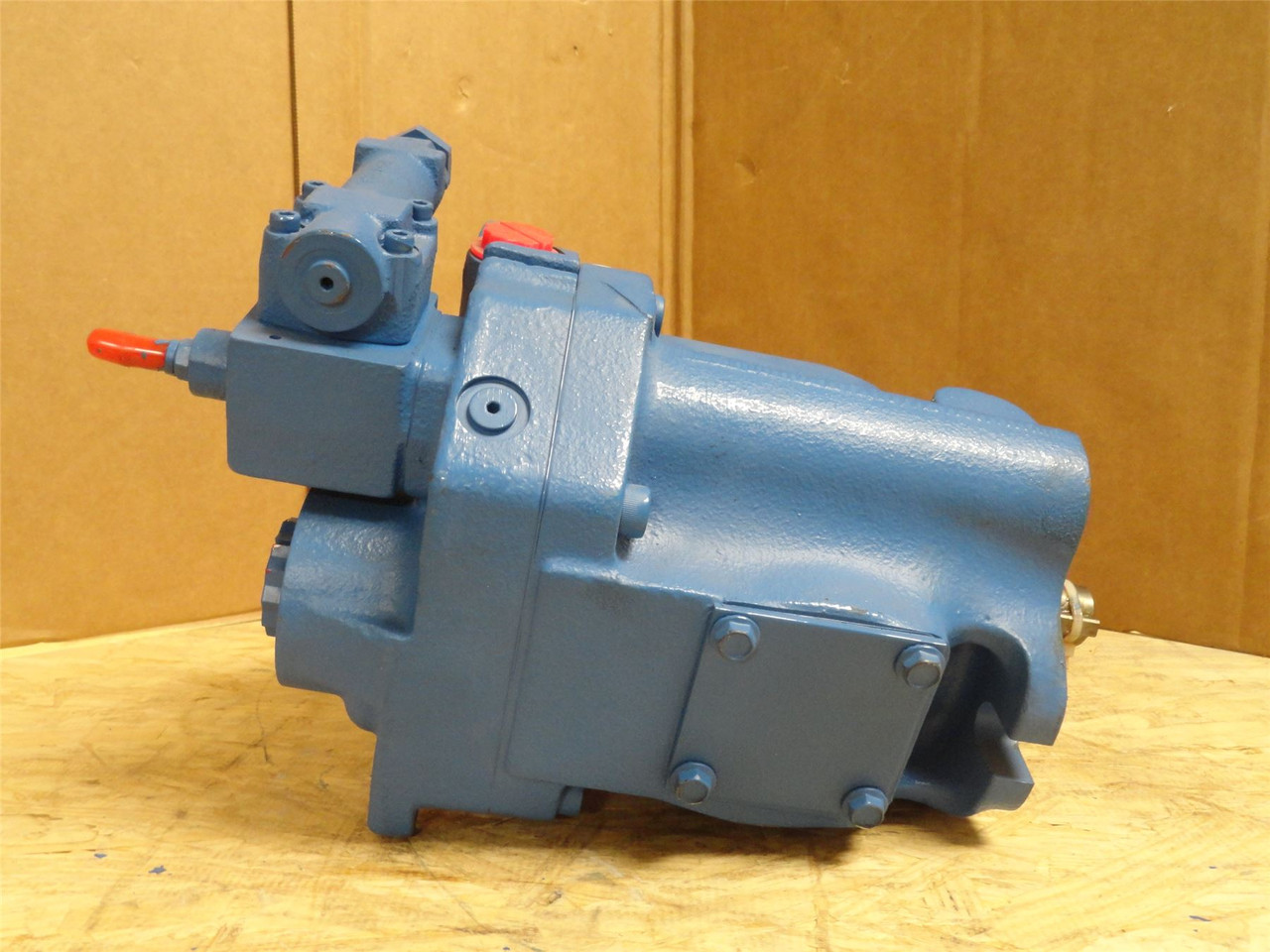 Eaton PVQ45AR01AB10G0700000200100CD0A; Piston Pump 02-348838