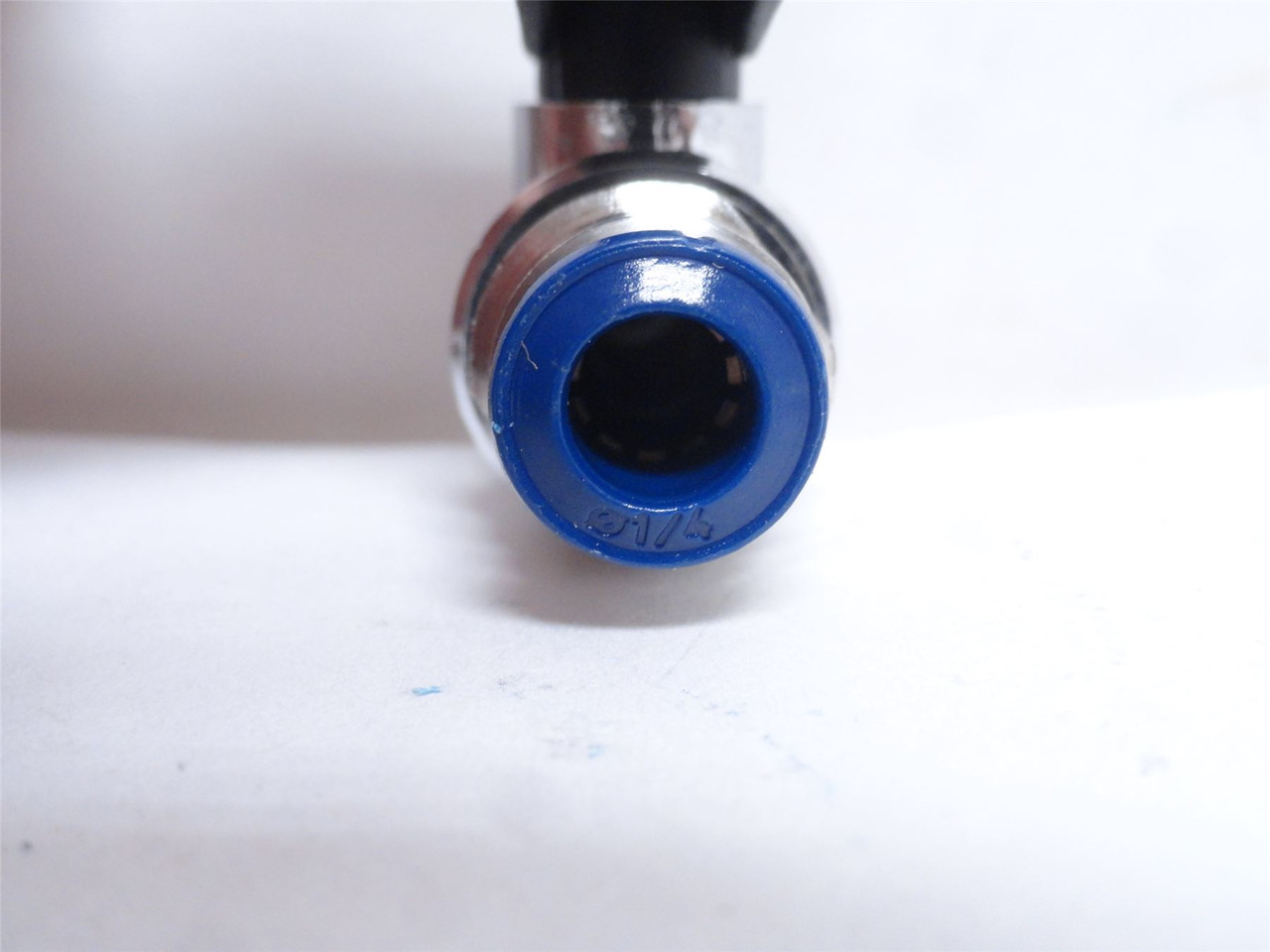 Aignep 86330-04-02; Two-Way Ball Air Valve; 1/8NPT x 1/4" PTC