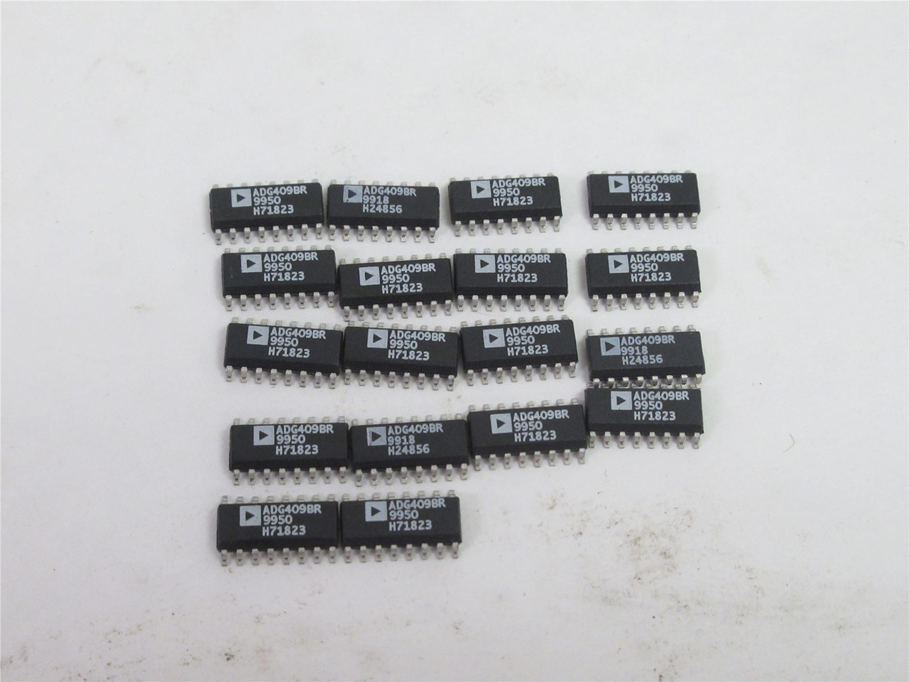 Analog Devices ADG409BR-18; Lot-18 Analog Multiplexers; 15V