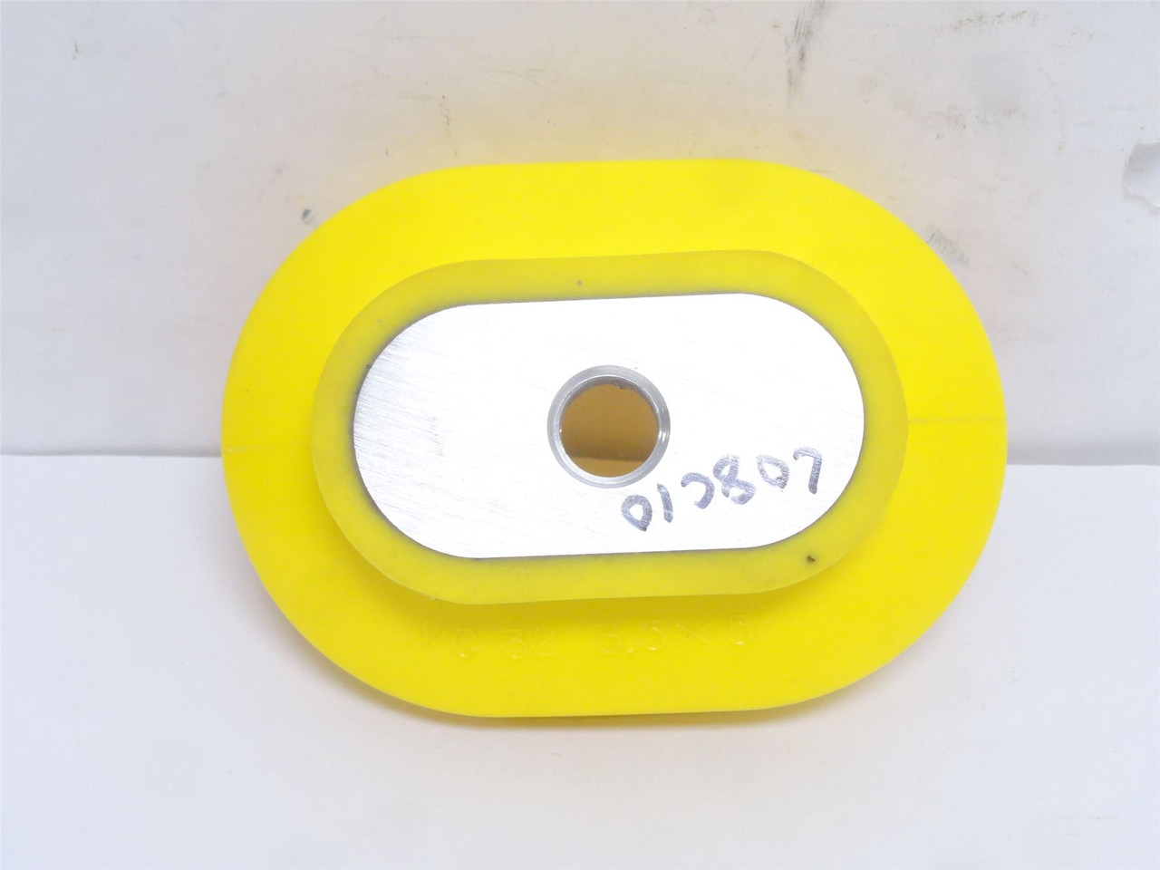 Vi-Cas MFG VC-32-3.5X5; Suction Cup 3.5" x 5"; 3/8NPT Mount