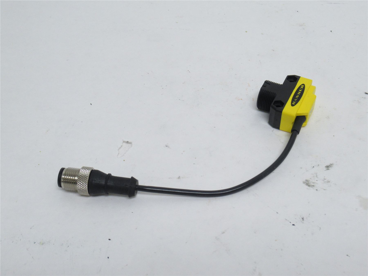 Banner QS18VP6FF100Q5; Photo Sensor 10-30VDC 100mm Range; PNP