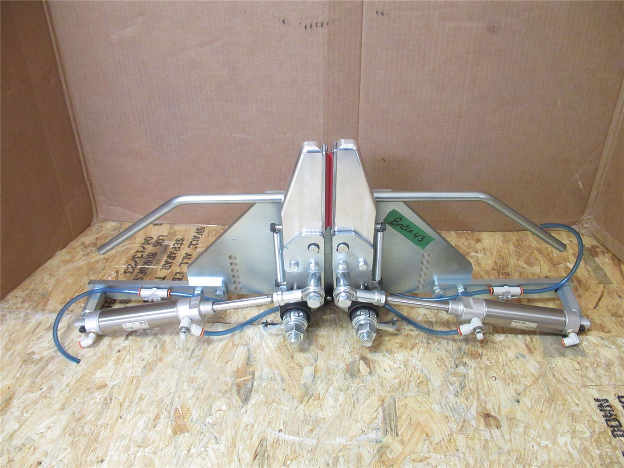 MFG- 6MCLA0758; Spring Loaded Jaw Assembly; 1MPa Max