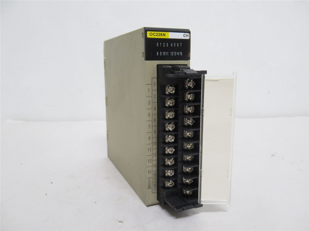 Omron C200H-OC226N; Output Unit; 250VAC; 30VDC; 16-Point