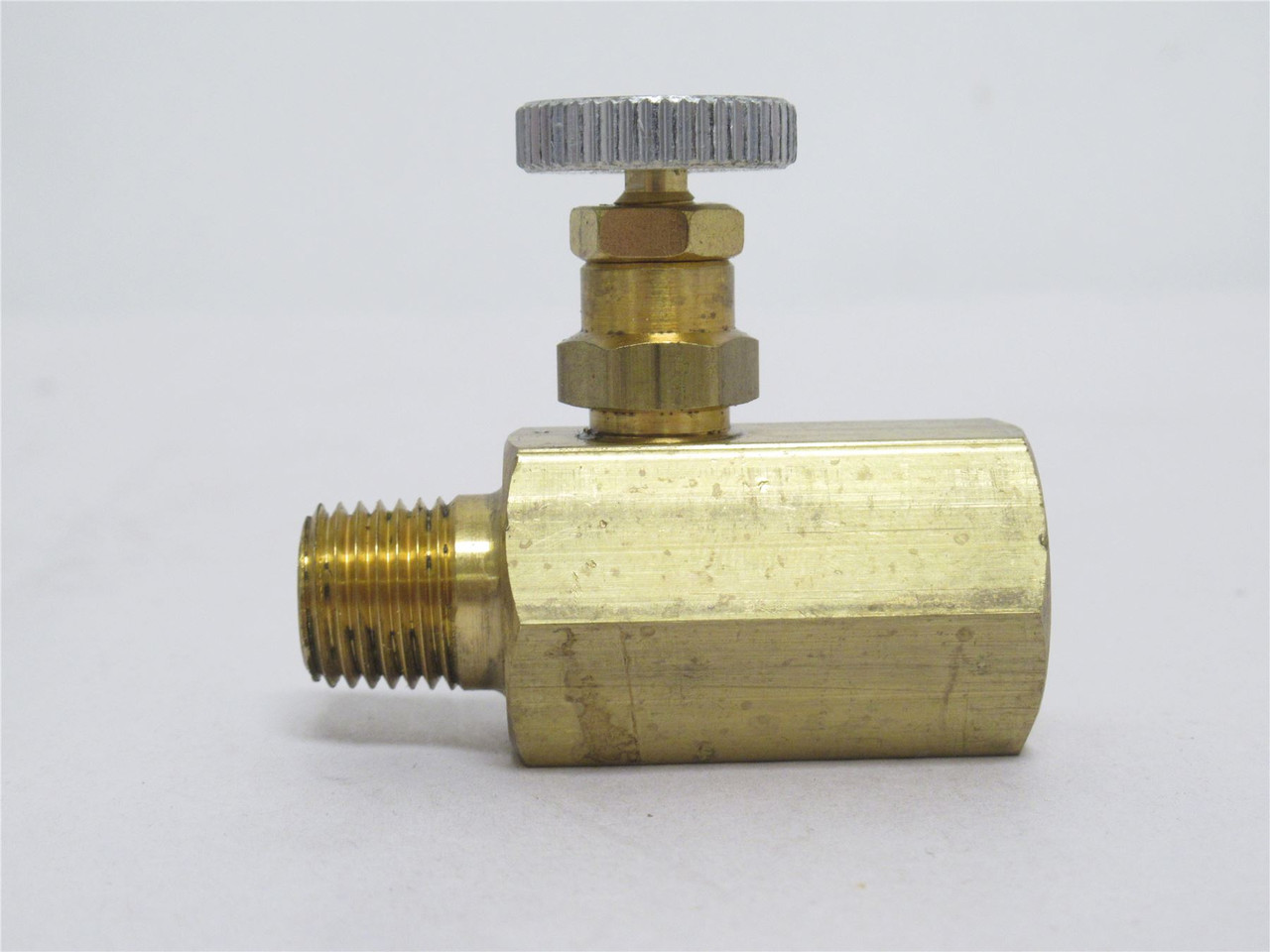 Deltrol NMF20BK; Inline Brass Needle Valve 1/4NPT; 2000PSI