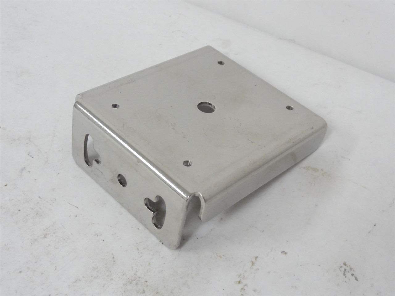 Banner RMB50; Bracket Assembly for Reflector; No Hardware