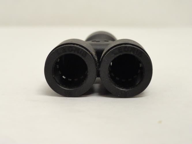 Legris 3140 10 00; Wye Plastic Tube Union; 10mm PTC; Black