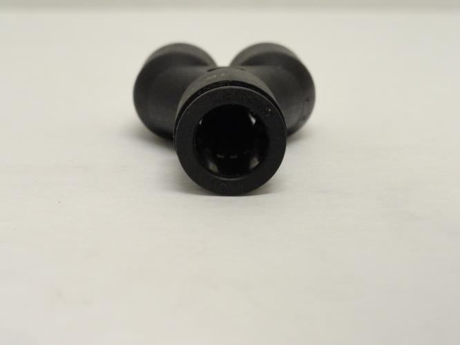 Legris 3140 10 00; Wye Plastic Tube Union; 10mm PTC; Black