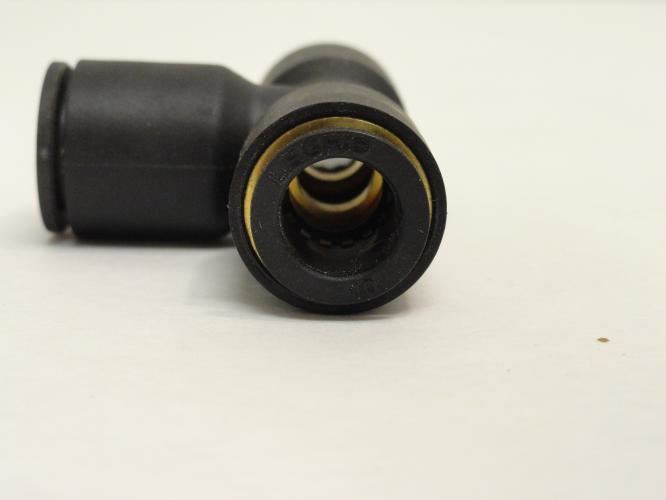 Legris 3104 10 12; Equal/Unequal Tee; 10mm x 12mm PTC