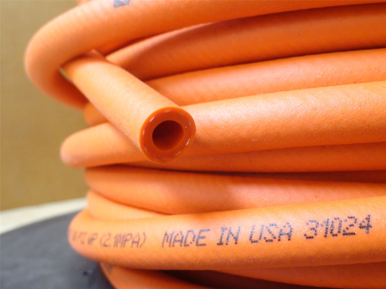 Continental F5Z02530-175; Roll-175ft Air Hose; 1/4"ID; 300PSI