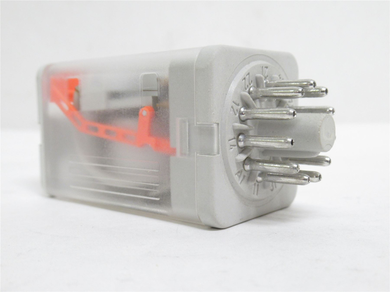 Allen-Bradley 700-HA33A2; Tube Base Relay 10A; 240VAC