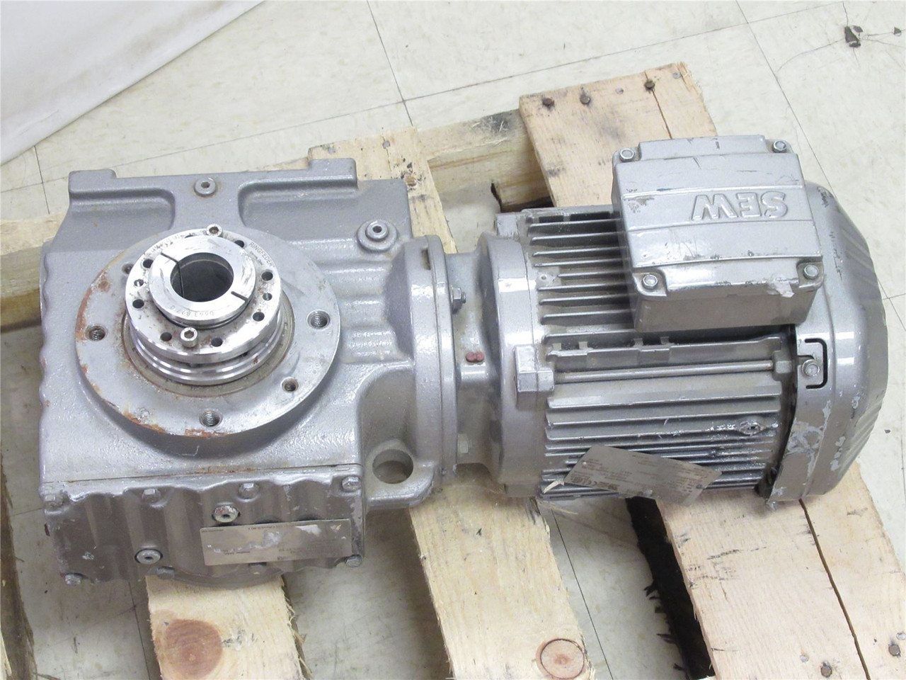 SEW ST67/T DRN90S4/DH; Gear Motor; 1.5HP; 65:1 Ratio; 1.375"ID