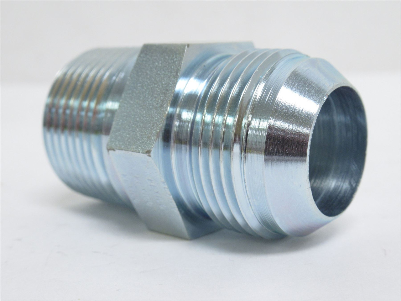 Parker 16 FTX-S; Straight Adapter 1 JIC x 1 MNPT; Steel