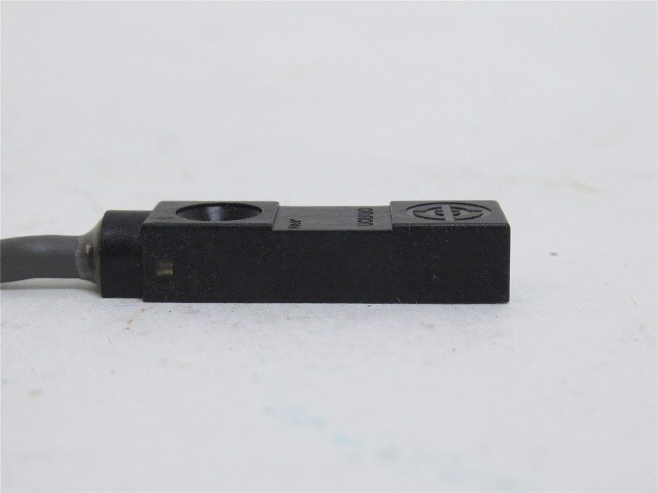Omron TL-W1R5MC1; Proximity Switch; 12-24VDC; 100mA Max