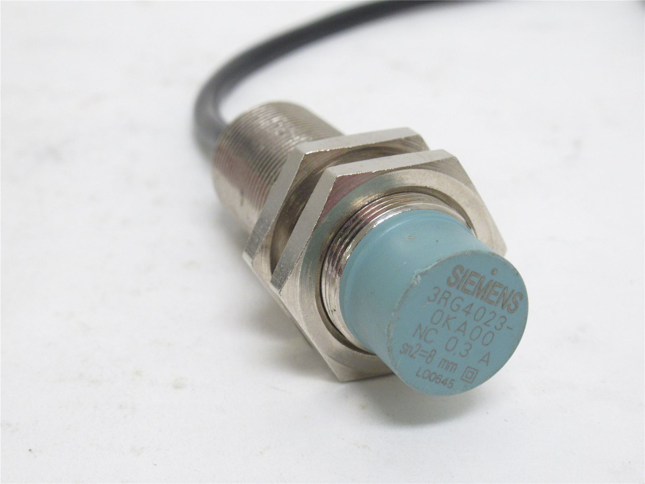 Siemens 3RG4023-0KA00; Proximity Switch; 20-265Vac; 2m Wire