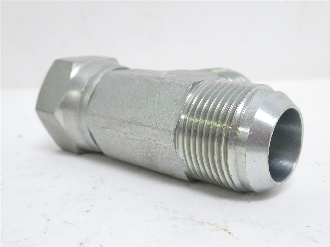 Parker 16 R6X-S; Swivel Nut Run Tee; 1 JIC x 1 JIC SW x 1 JIC