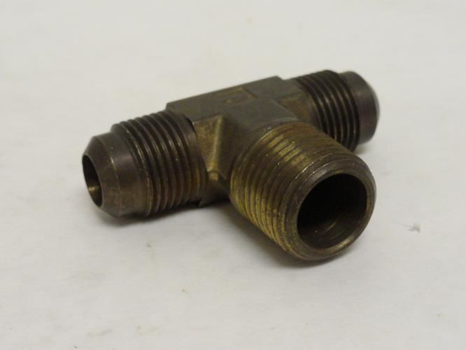 Parker 145F-8-8; Brass Male Branch Tee 1/2 SAE J512; 1/2NPT