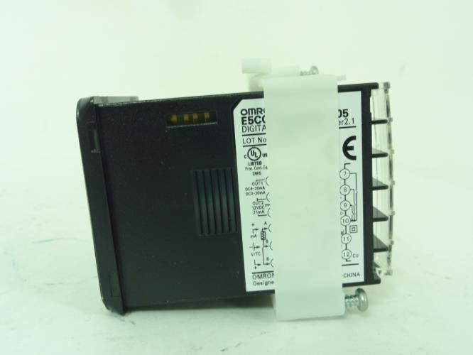Omron E5CC-CQ3D5M-005; Temperature Control Module; 24V; LCD