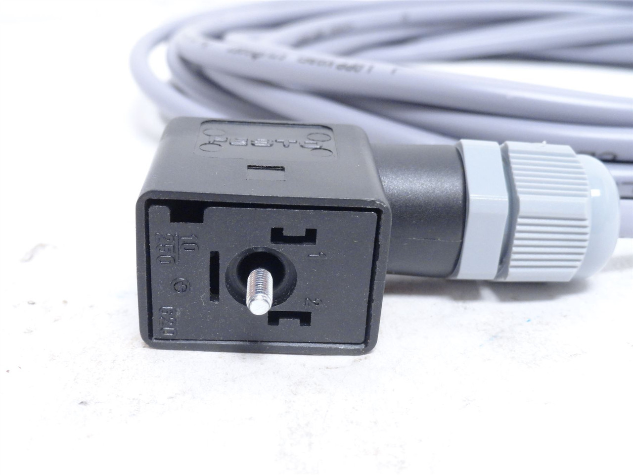 Festo NEBV-Z4WA2L-R-E-5-N-LE2-S1; Connector Cable STEA215