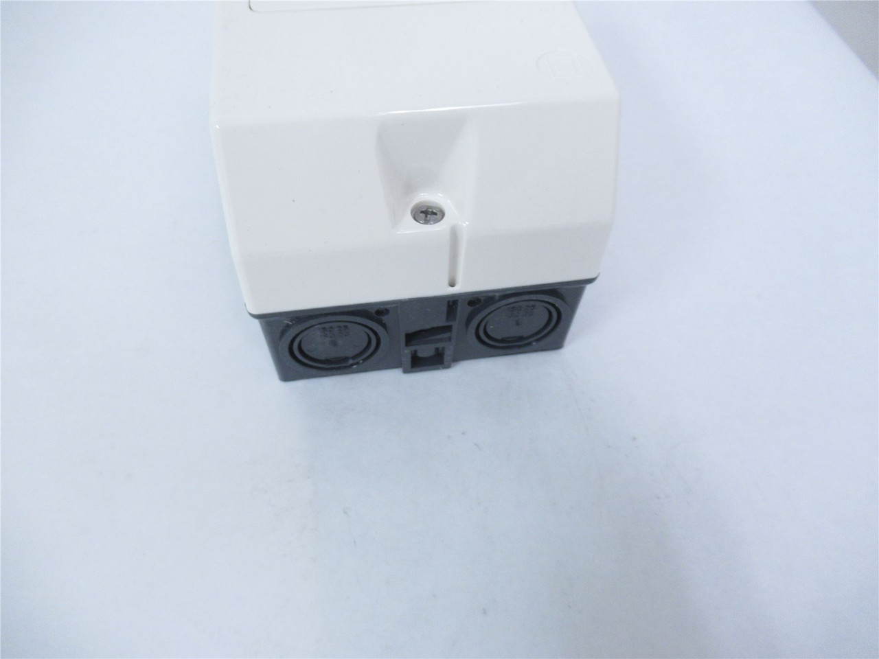 Telemecanique GV2MC02; Enclosure 5.12" x 3.66" x 3.31" IP55