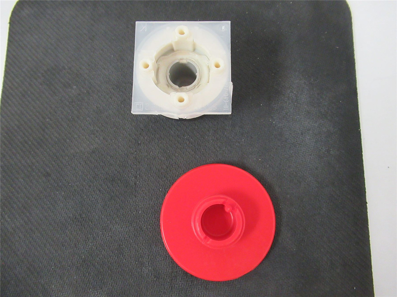 Schneider 9001SKR5R; Pushbutton 55mm Mushroom Cap Operator