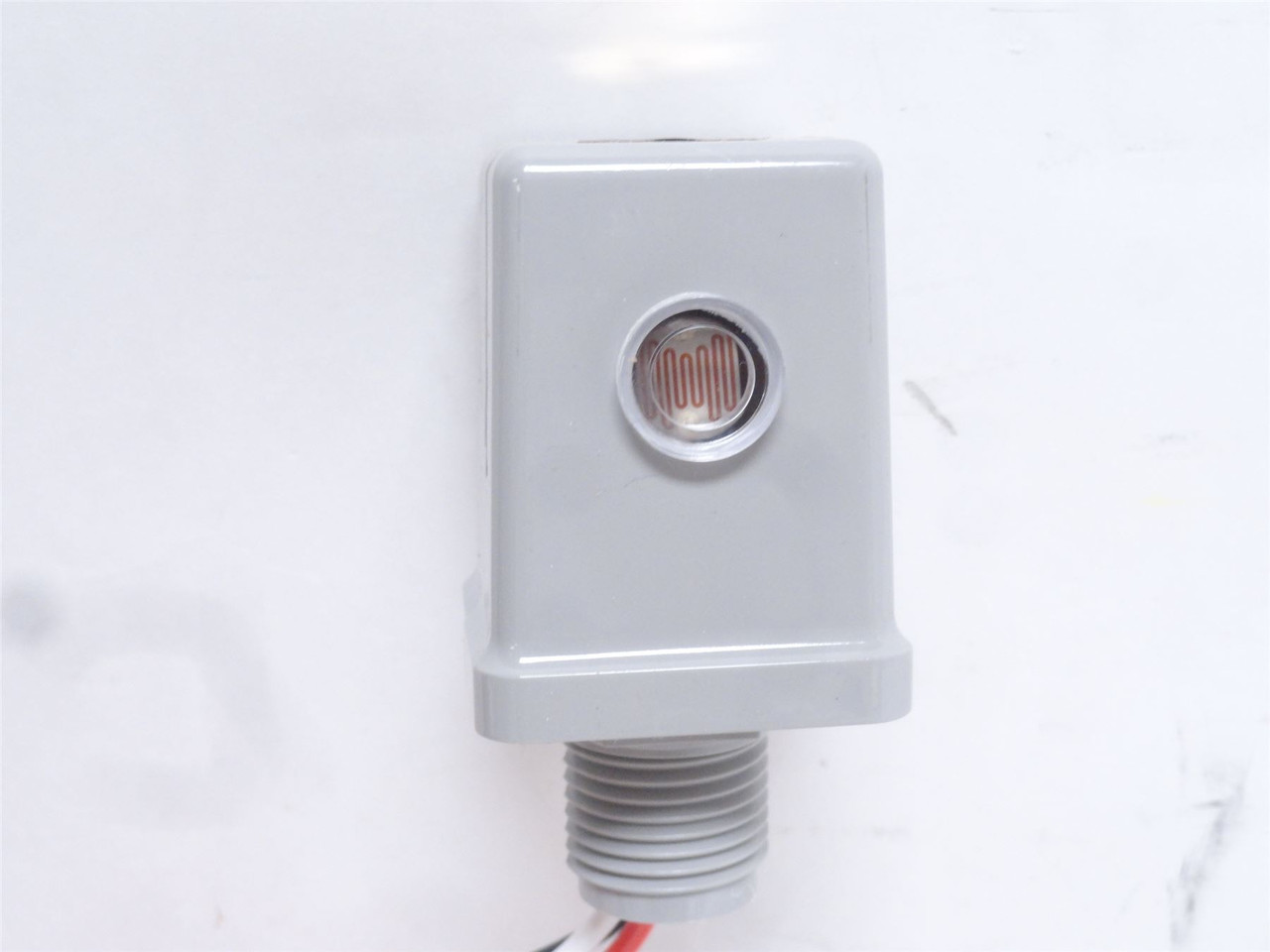 Intermatic K4121C; Thread Stem Photocell; 1/2NPT; 120VAC
