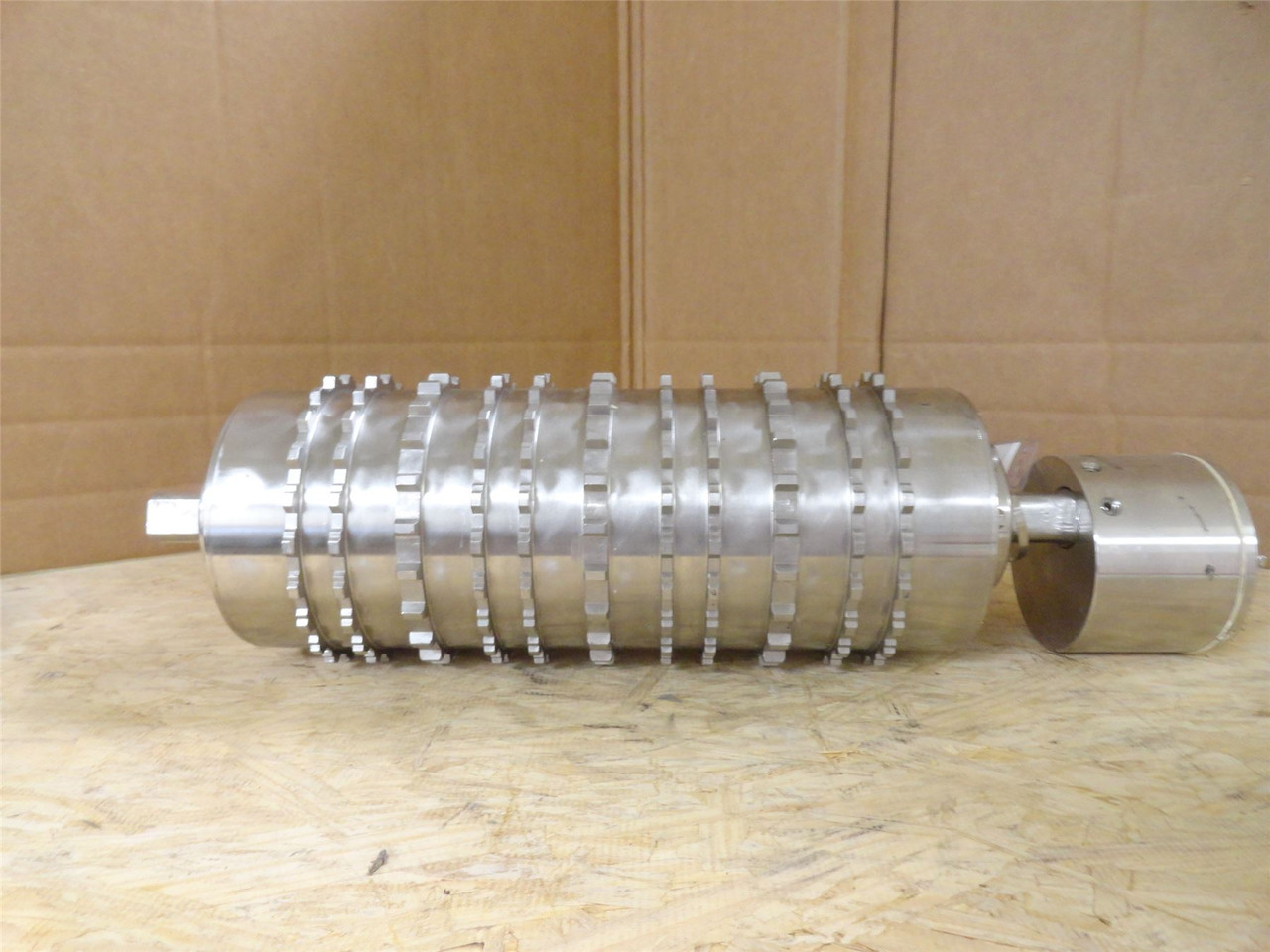 VanderGraaf TM127A30-410NB-TBCW-B; Drum Motor 13" Belt Width