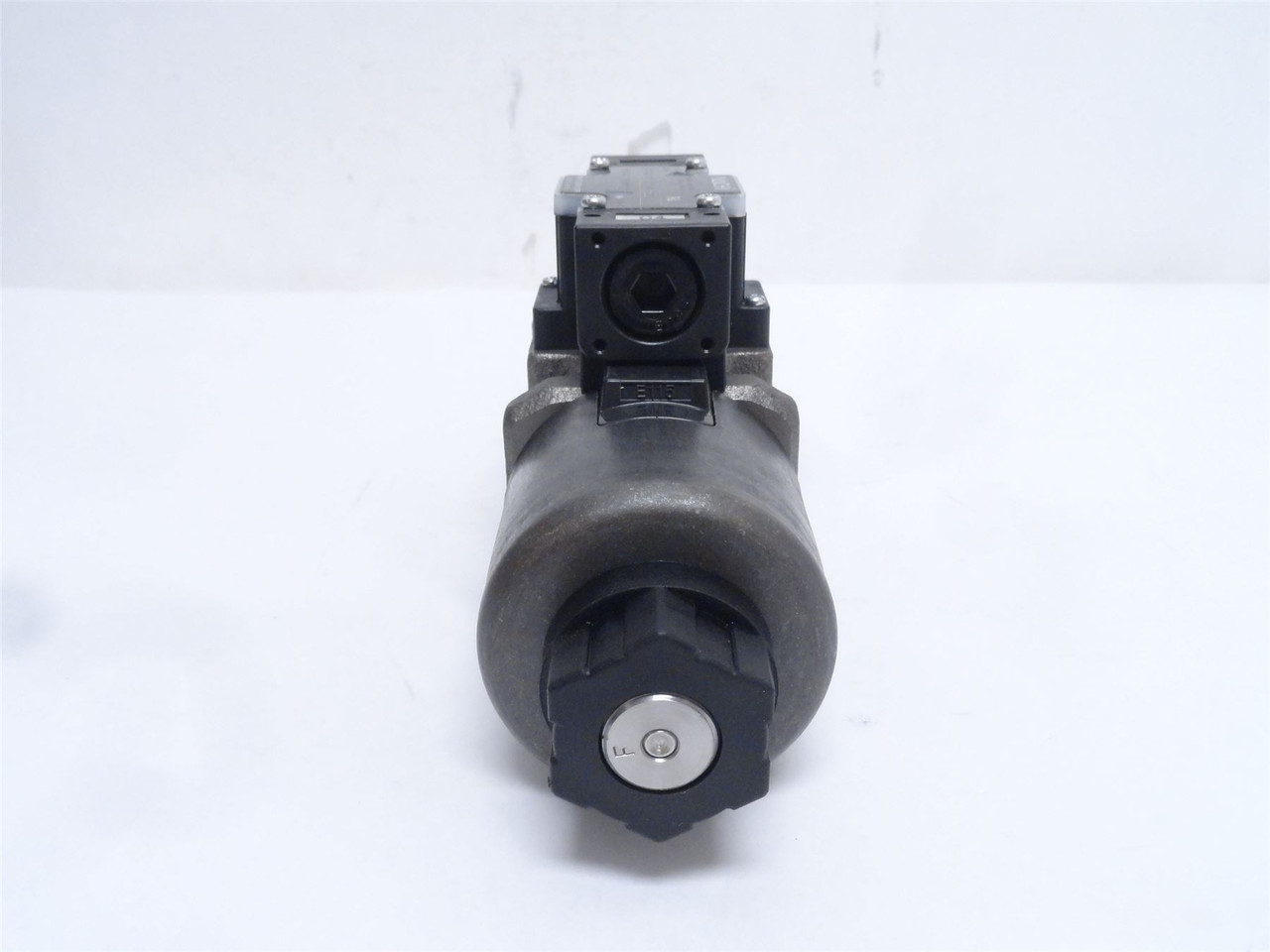 Nachi SS-G03-C4-FR-E115-E22; Solenoid Valve 2140N4094 3625PSI