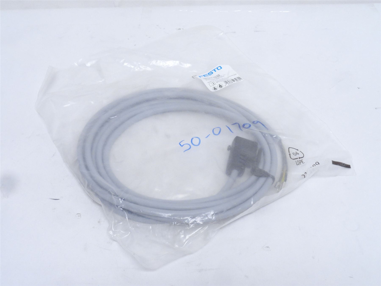 Festo KMEB-1-24-2.5-LED; Plug Socket W/Cable 151688 24V; 2.5M