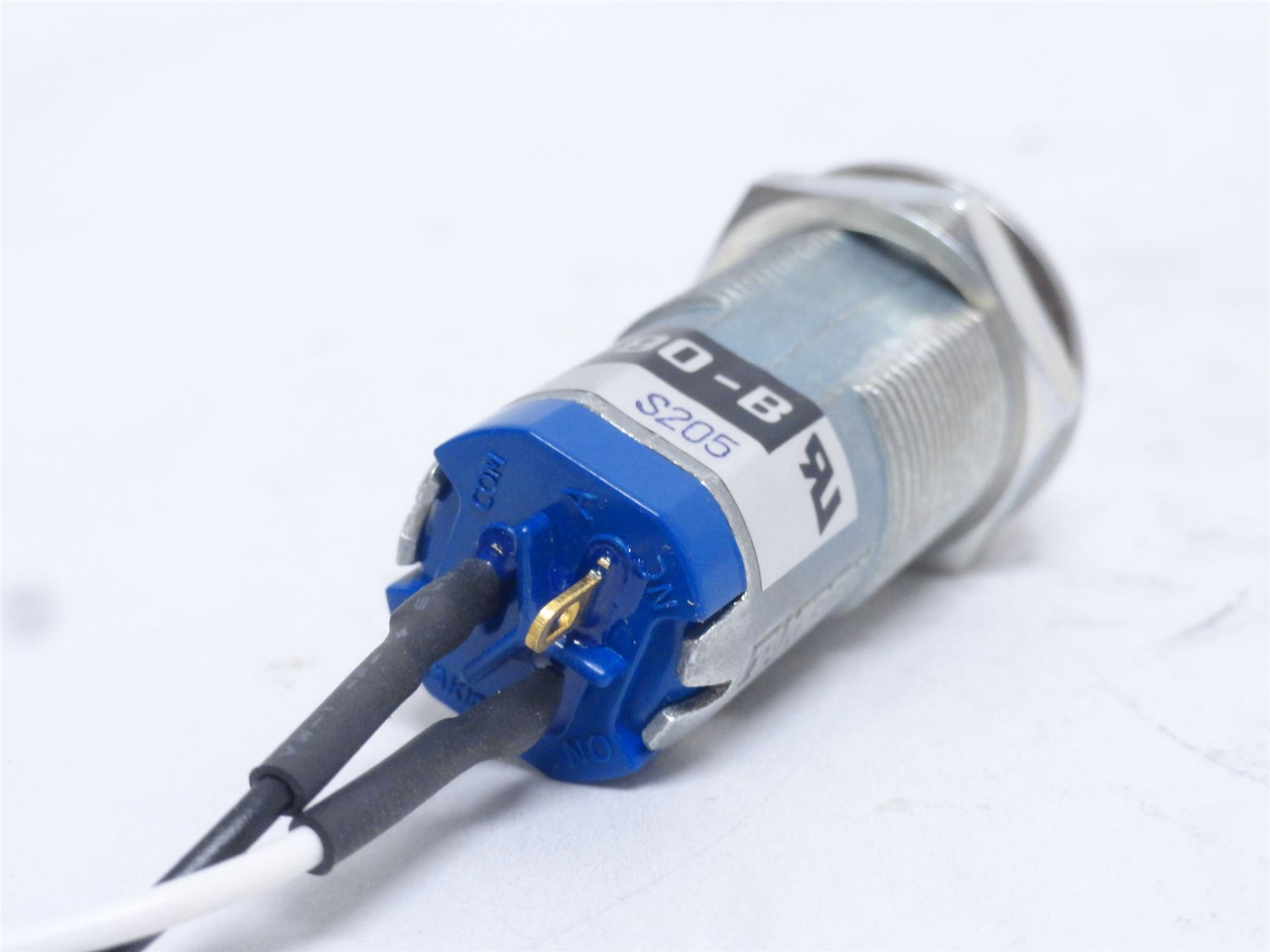 Takigen S-8-90-B-S205; Cabled Key Switch; 125VAC; 3A