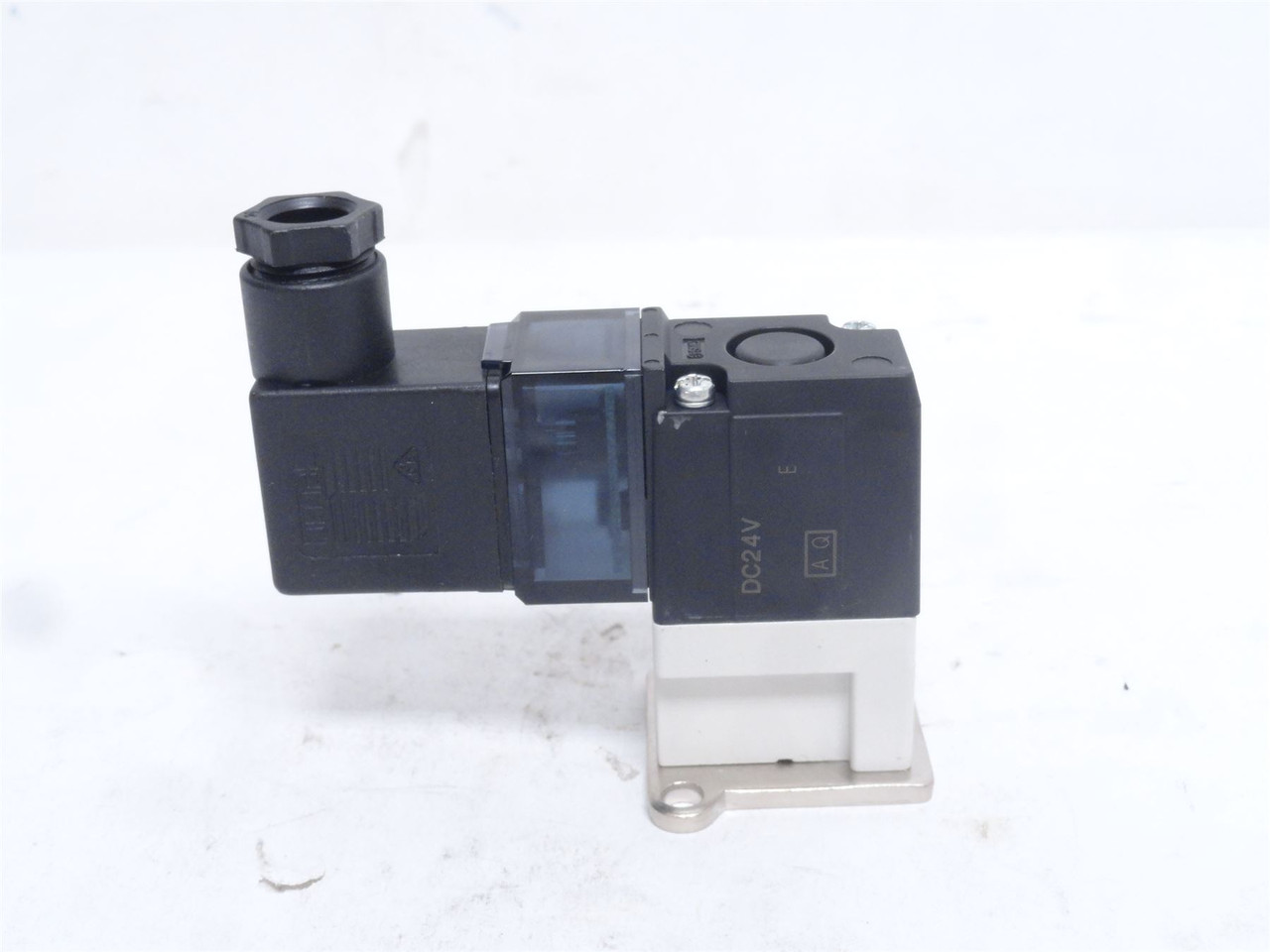 SMC VT307W-5DZ1-01N-F; Solenoid Valve; 101.2kPa-0.1MPa; 24VDC