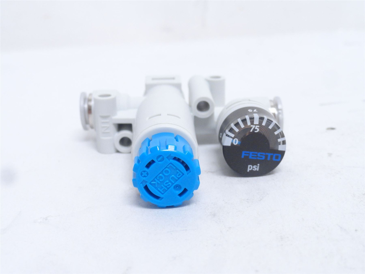 Festo VRPA-CM-T14-E; Pressure Regulator 8086006; 1/4" PTC