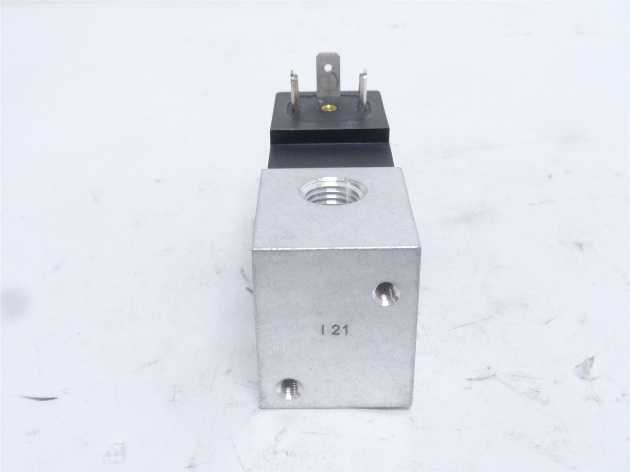 ARO CAT66P-024-D; Solenoid Air Control Valve 1/4NPT; 24VDC