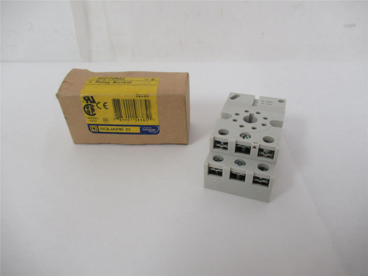 Square D 8501NR52; Relay Socket 16 A 300 VAC 5 AMP 600VAC