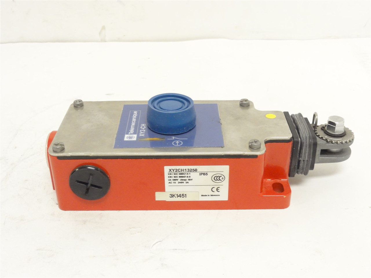 Telemecanique XY2CH13250; Cable Pull Switch; 3A; 24VAC; 1/2NPT