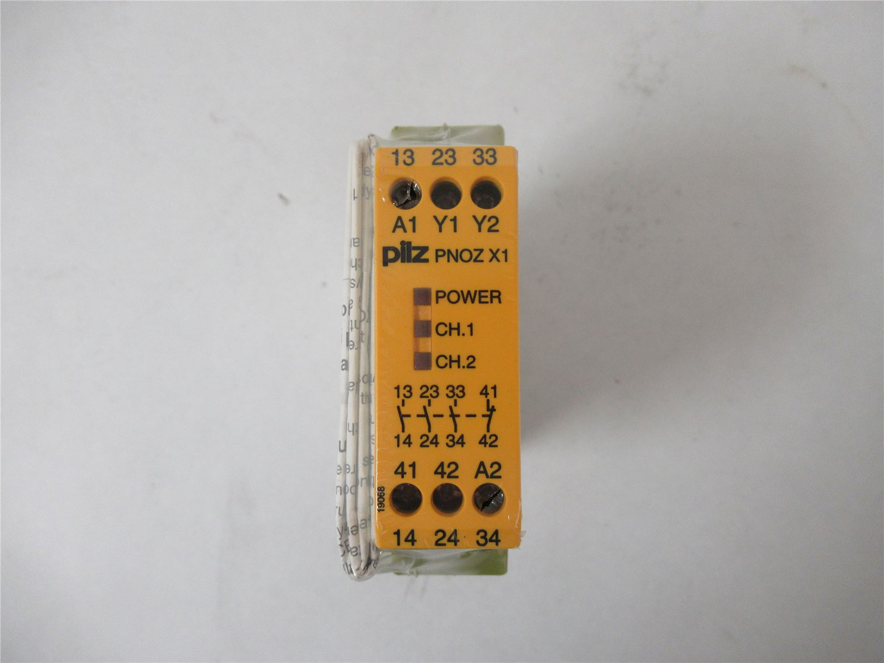 Pilz PNOZ X1; Safety Relay 774300;  24V AC/DC 3 NO / 1 NC