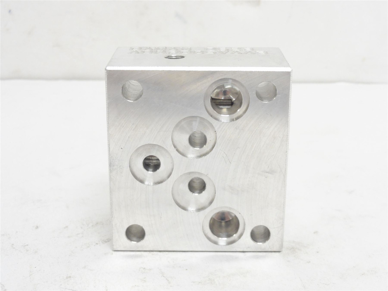 Daman AD03D05VAAB; Aluminum Valve Adaptor