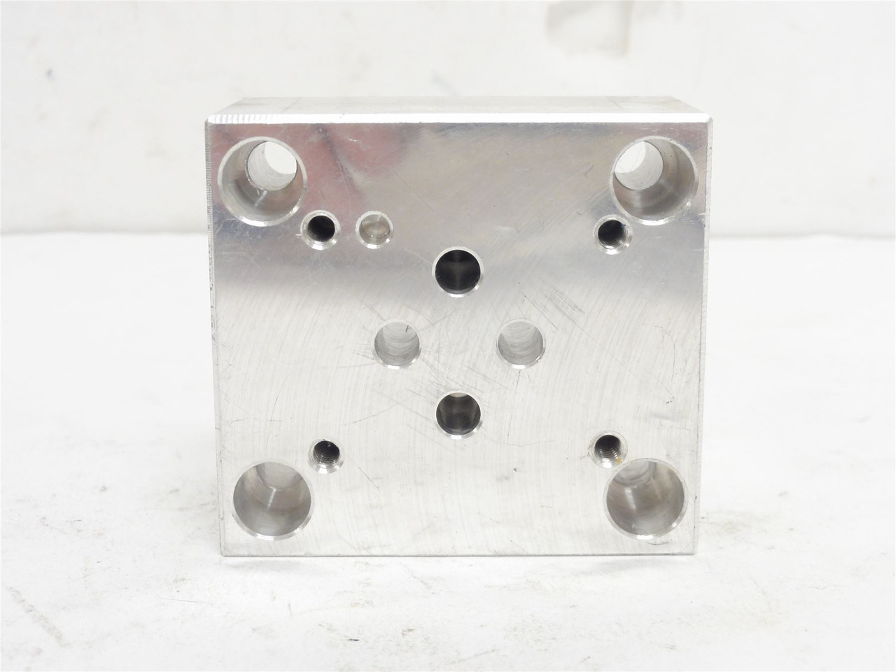 Daman AD03D05VAAB; Aluminum Valve Adaptor