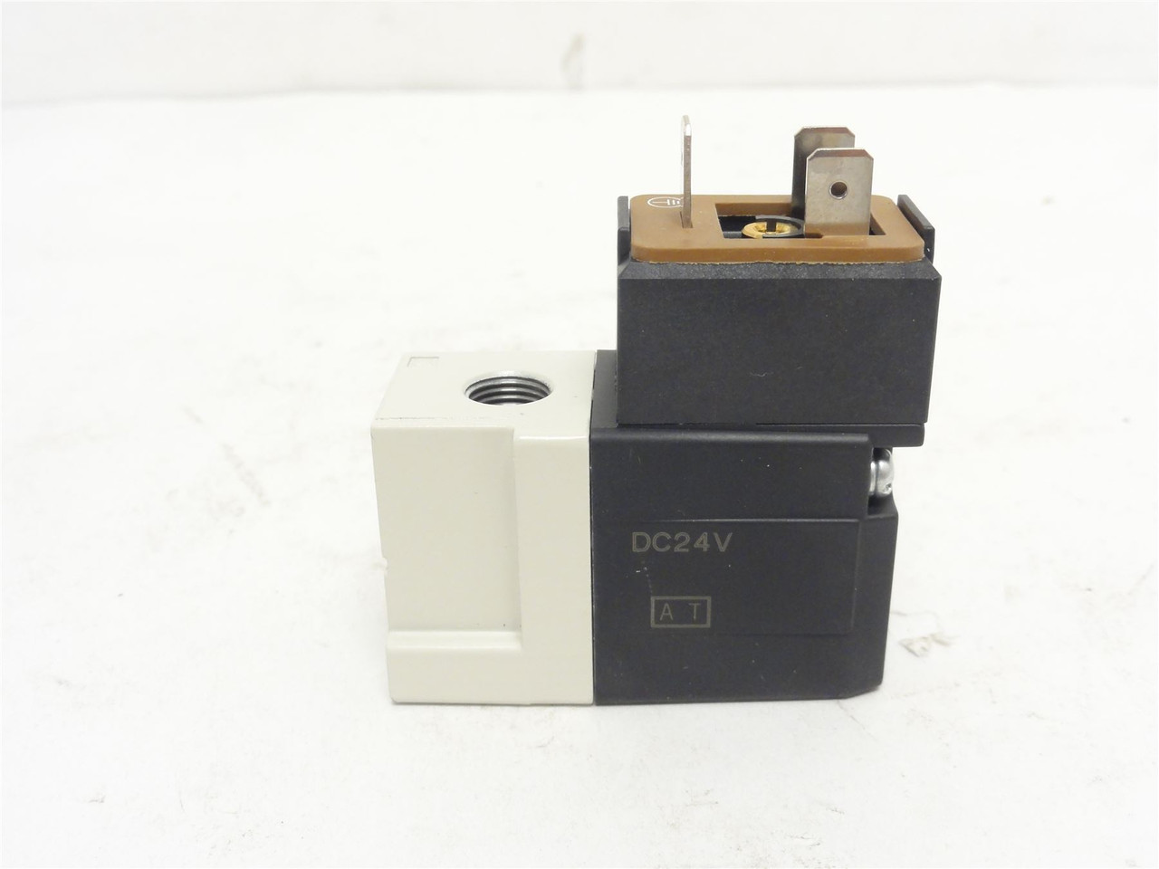SMC VT307-501-01F-Q; Solenoid Air Valve; 0-0.7MPa; 24VDC