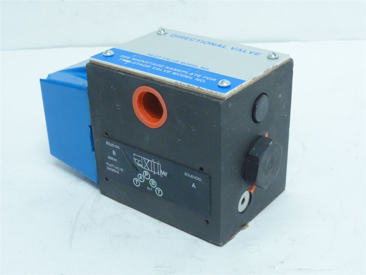 Eaton DG4S4-012A-B-60; Directional Valve 879249; 110/120VAC