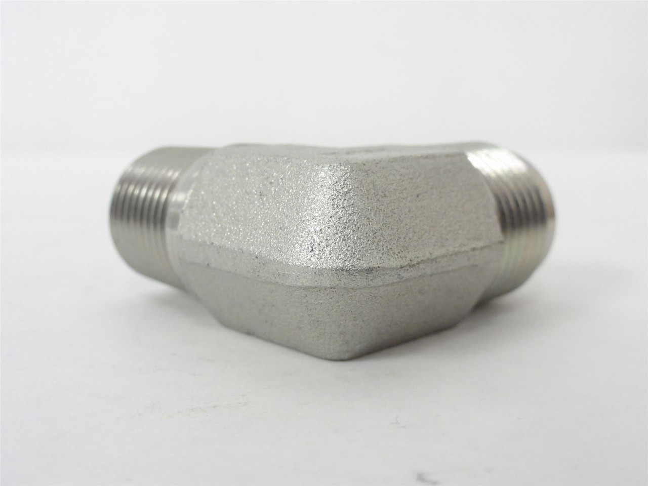 Eaton 2024-6-8S; Elbow Fitting; 90Deg; 3/8" NPT x 1/2 JIC