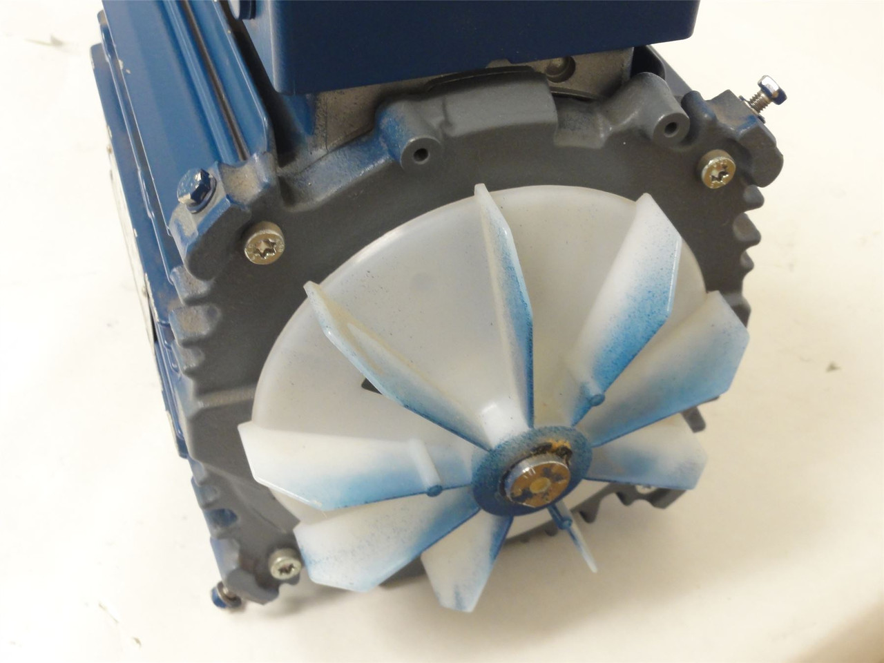 SEW KA37DRP90L4/DH; Gearmotor; MISSING FAN SHROUD 2HP 230-460V